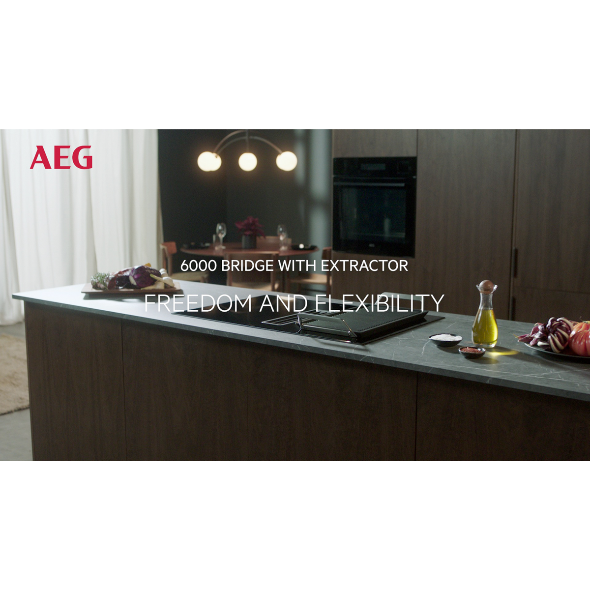 AEG - Taque avec hotte intégrée - CDE84751CB